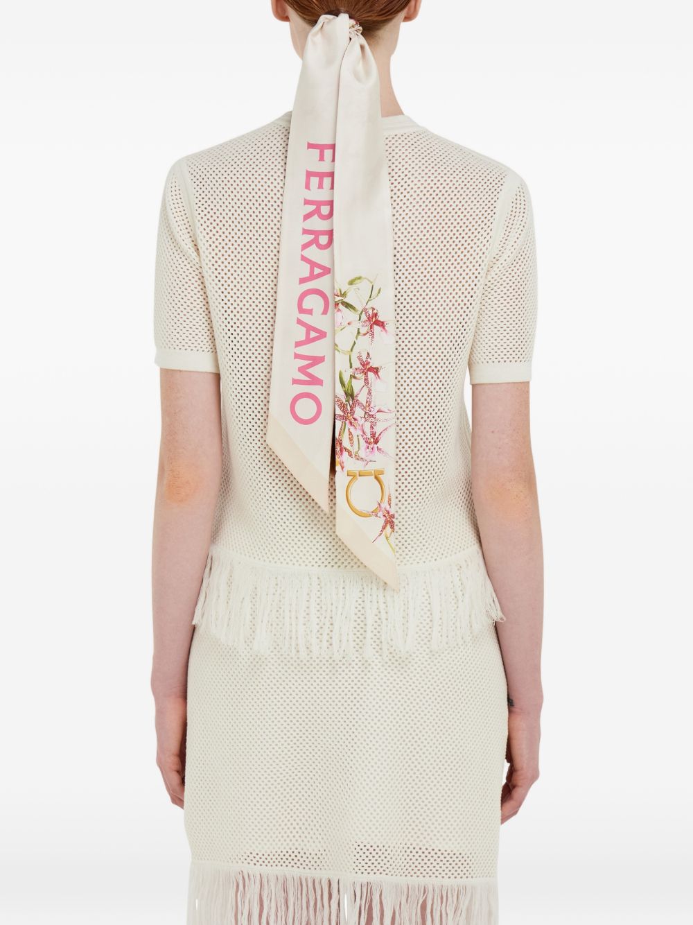 Ferragamo Scarfs - Chiari e Naturali | 7de034e4812aa9e9d30290e17f29f163abc05410