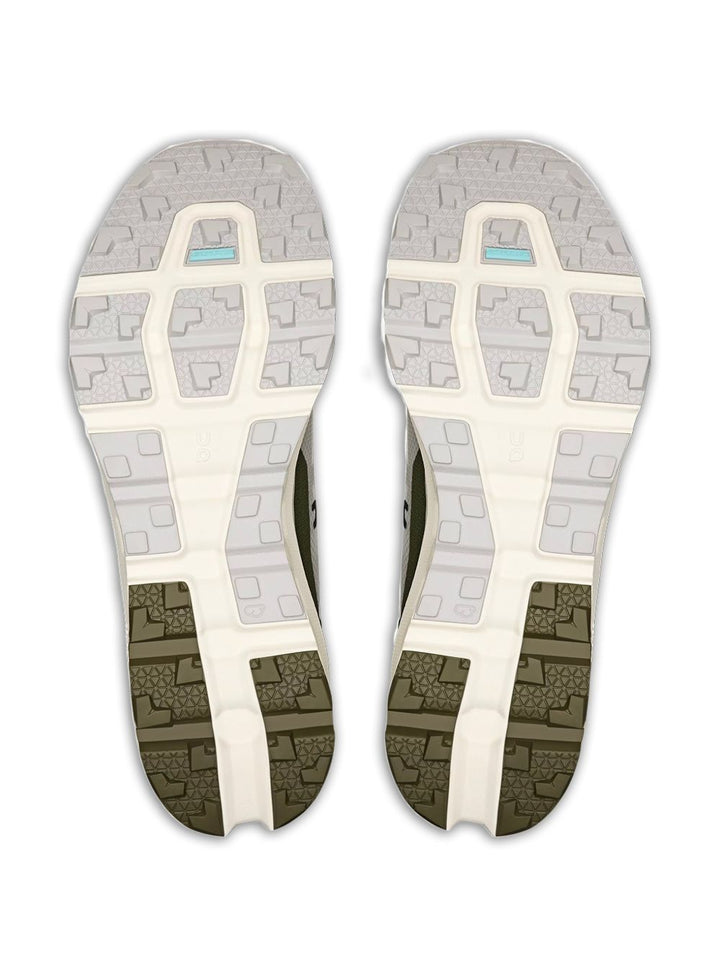 On Sneakers - Light and natural | e58d49c54733d16e92389d2e31eb5a80fecebc2f