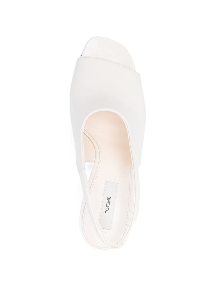 Toteme Main With Heel - Light and natural | 60cefb402e0fc635720776687712e539982ab3e5