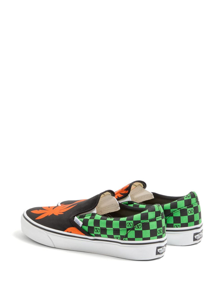 Valentino Garavani X Vans Sneakers - BLACK | a9093c2a7070f30dcc4d0d840627ac6e8dab1552