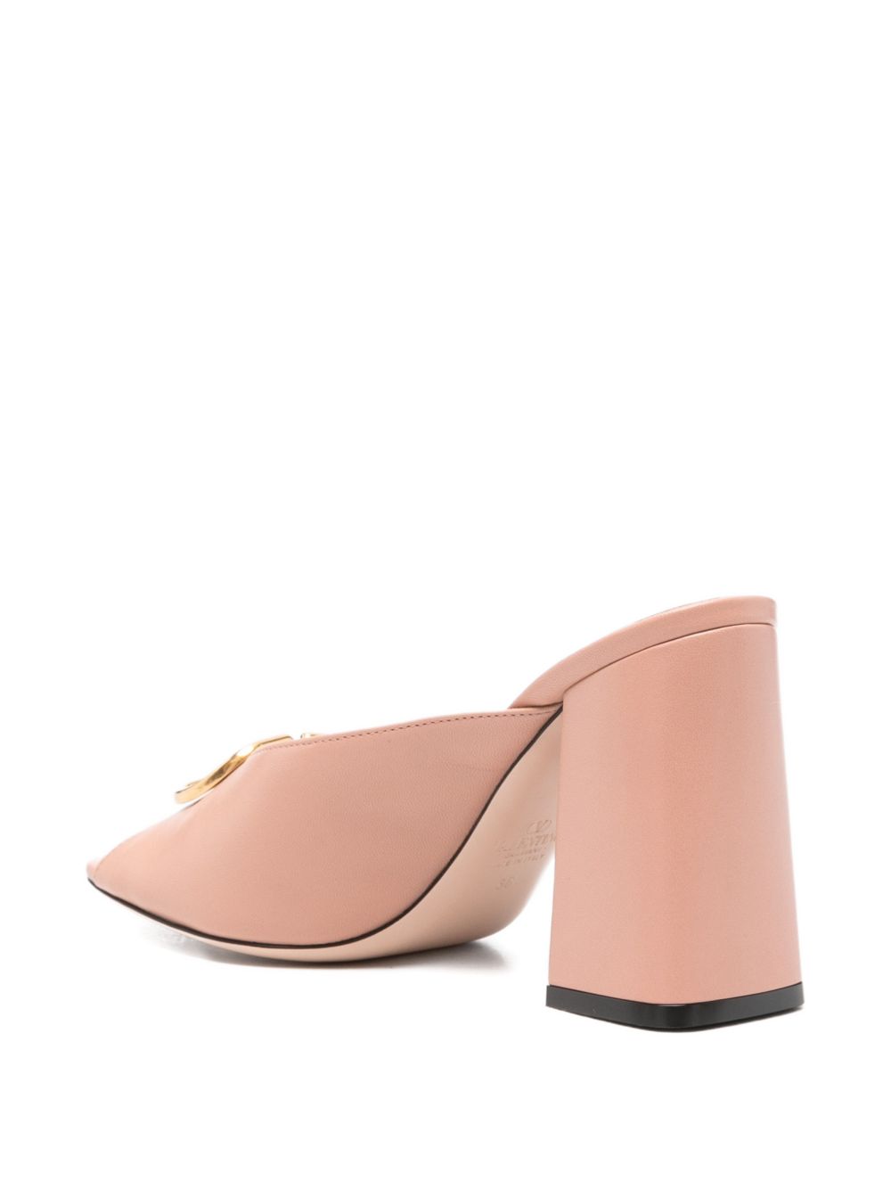 Valentino Garavani Sandals - Chiari e Naturali | d40da3cea5a9cd7cea6d98366cb4ce8304c5ce70