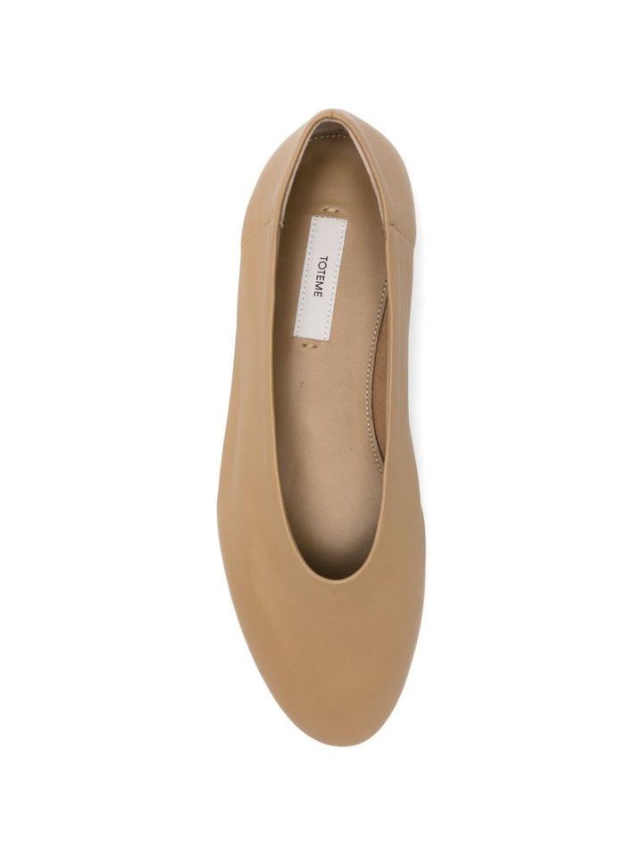 Toteme Pre Flat shoes - BEIGE | 55ec98084c4bfd810b991868f6b009b084dbd501