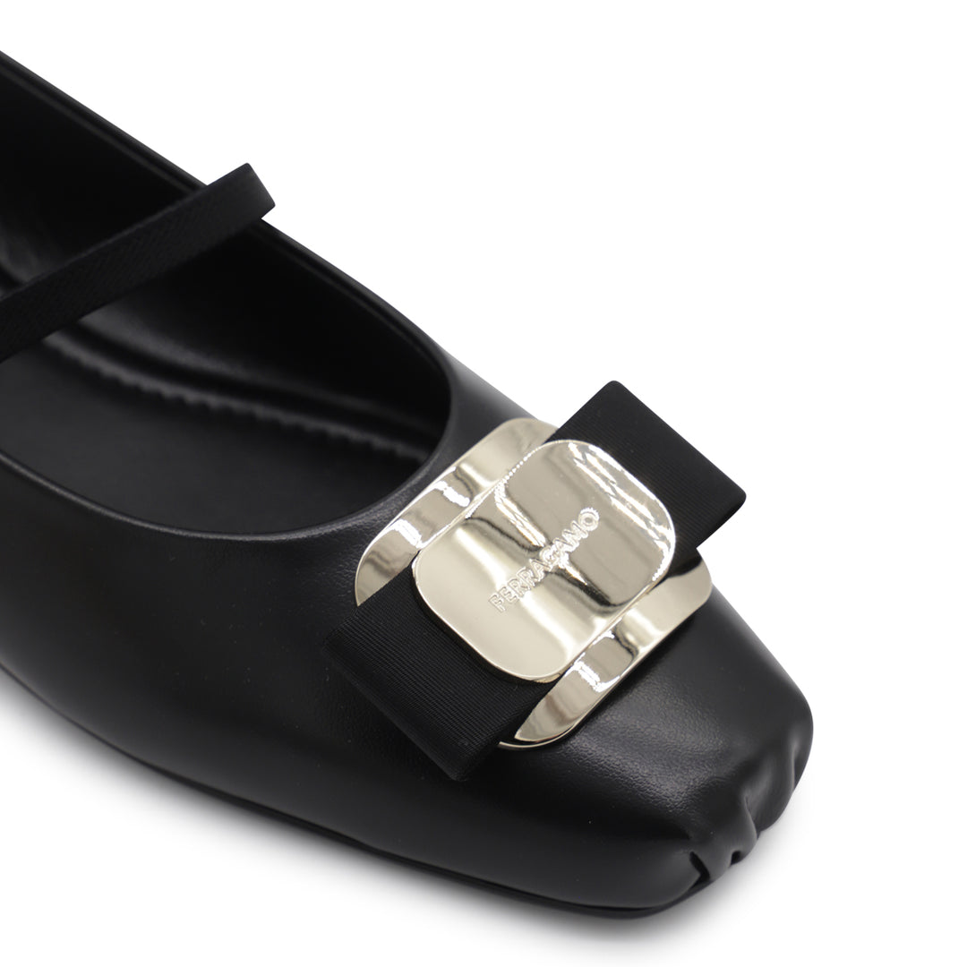 Ferragamo Flat shoes - Blacks and greys | 730eae20a528bd9e2899013443c7027746b9cba4