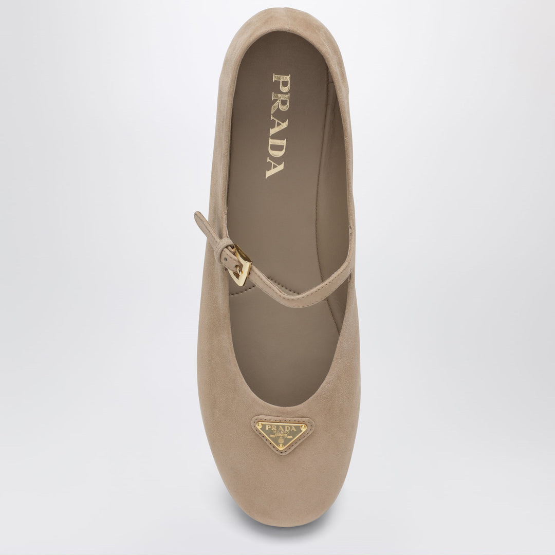 Prada Apparel & Accessories - Beige | ff0ae0efce5a393bdba7bc29ec33f76d1729e213