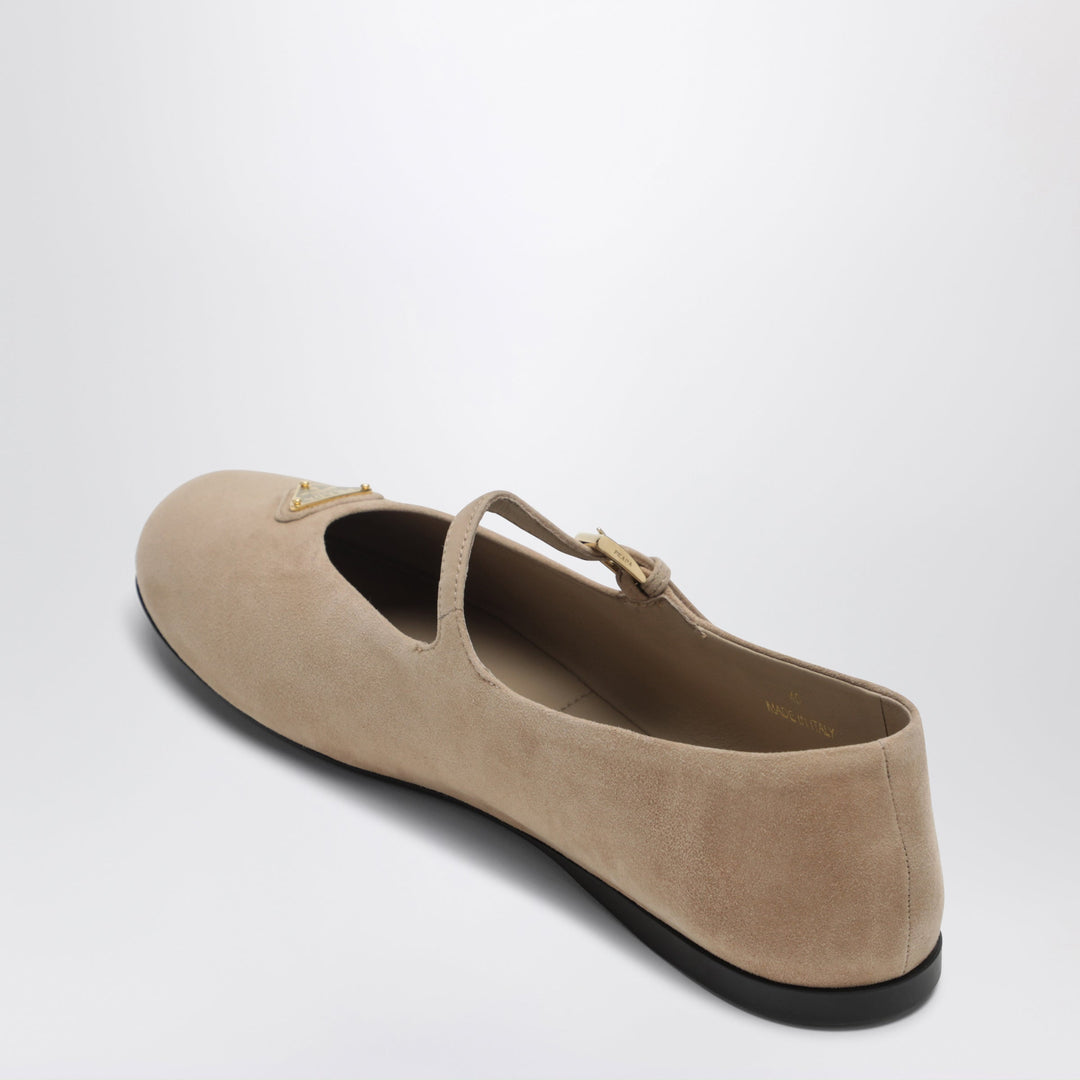 Prada Apparel & Accessories - Beige | 3fef94847d657b22fd9977384a41ebd6ead128bc