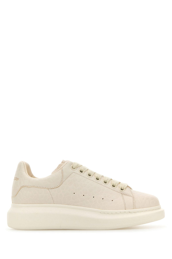 White leather sneakers with white leather heel