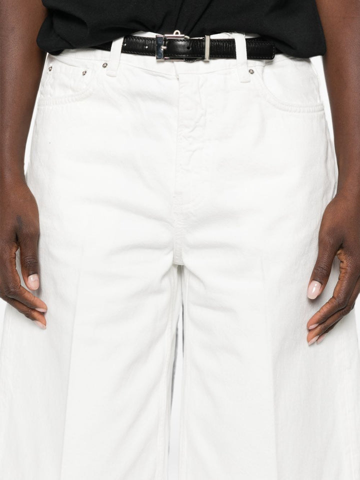 Toteme Pre Shorts - WHITE | 15a4a4db8a877d09d2a3eda3a34a95402ecabfa0