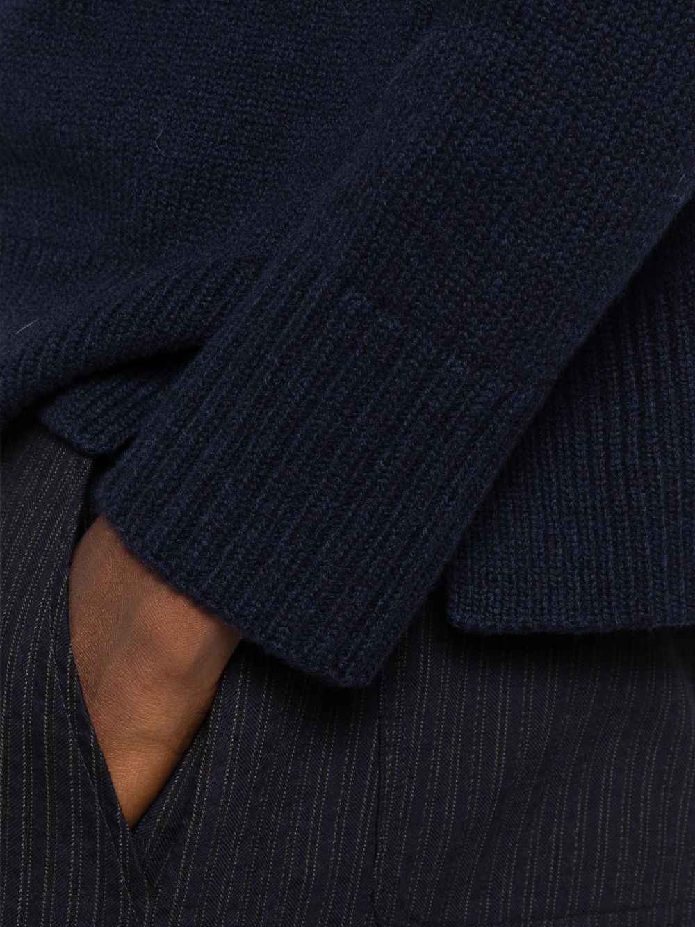 Base Sweaters - BLUE | b64ba8d09592583a3a8e46f495006ab2fea0074b