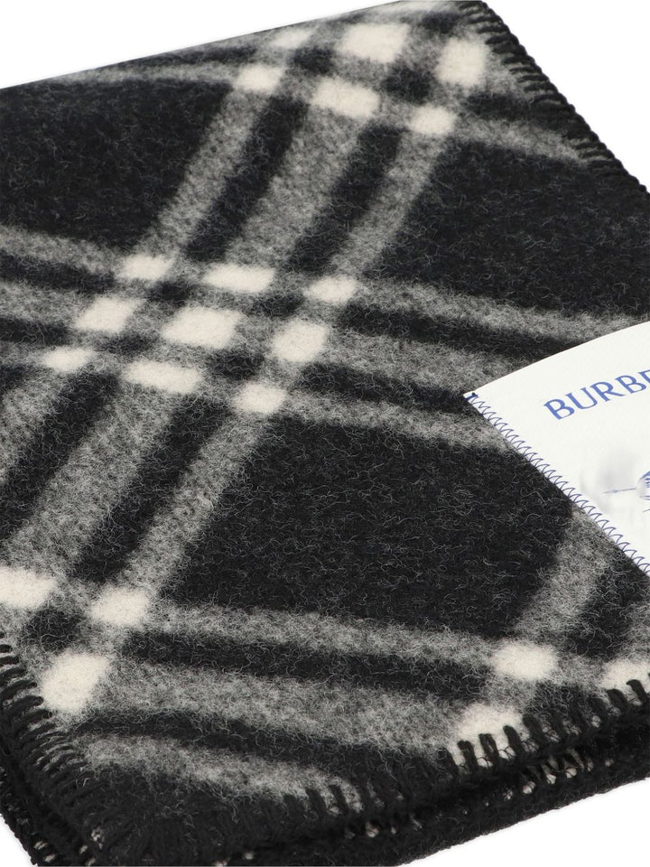 Burberry Scarfs - BLACK | 9e7b1c12918f8e1b1cb2843e91e19a42a7e2b8f1