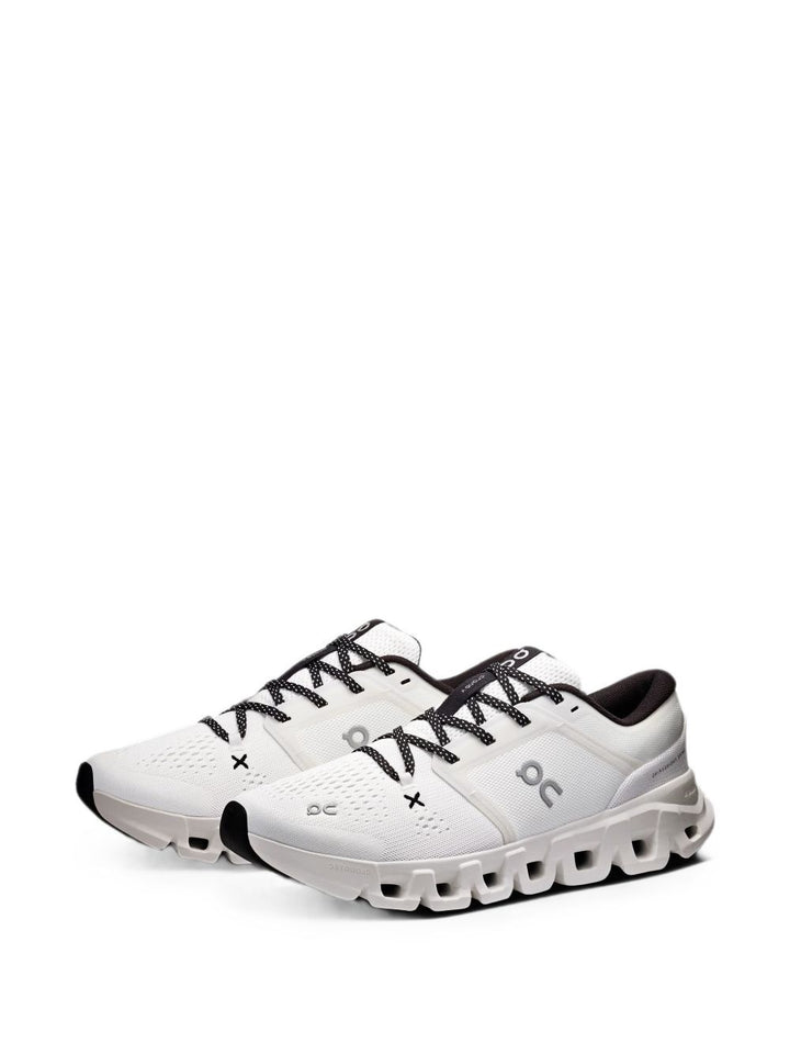 On Sneakers - WHITE | d142be101a3b2c55b434b3edf85e0785826b1af1