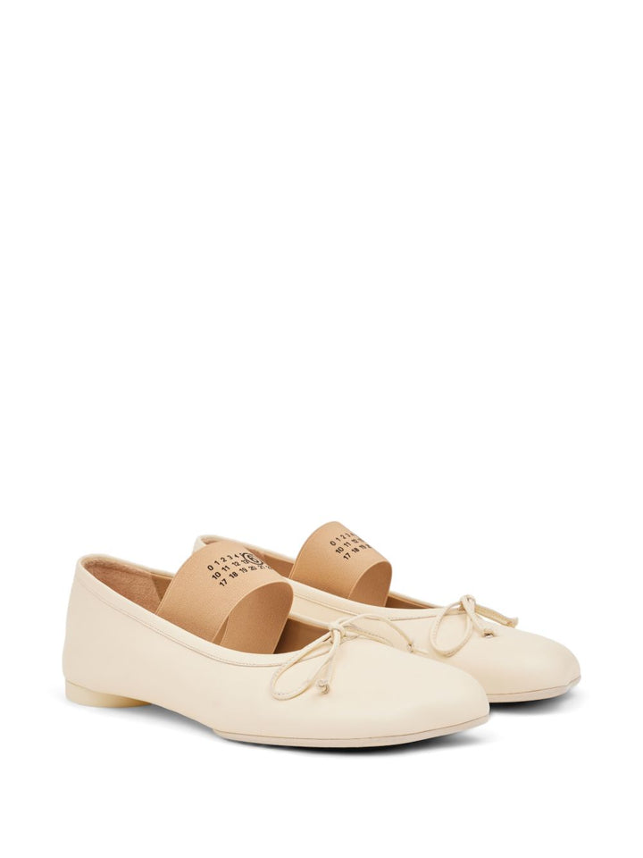 Mm6 Maison Margiela Flat shoes - WHITE | a5e5034b72166a8dae002eefb8891592fc3e3560