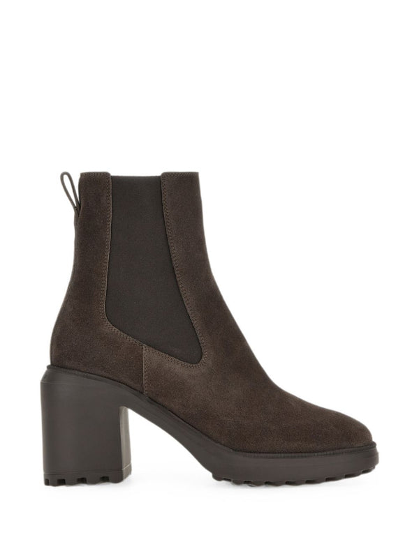 H724 Leather Chelsea Boots