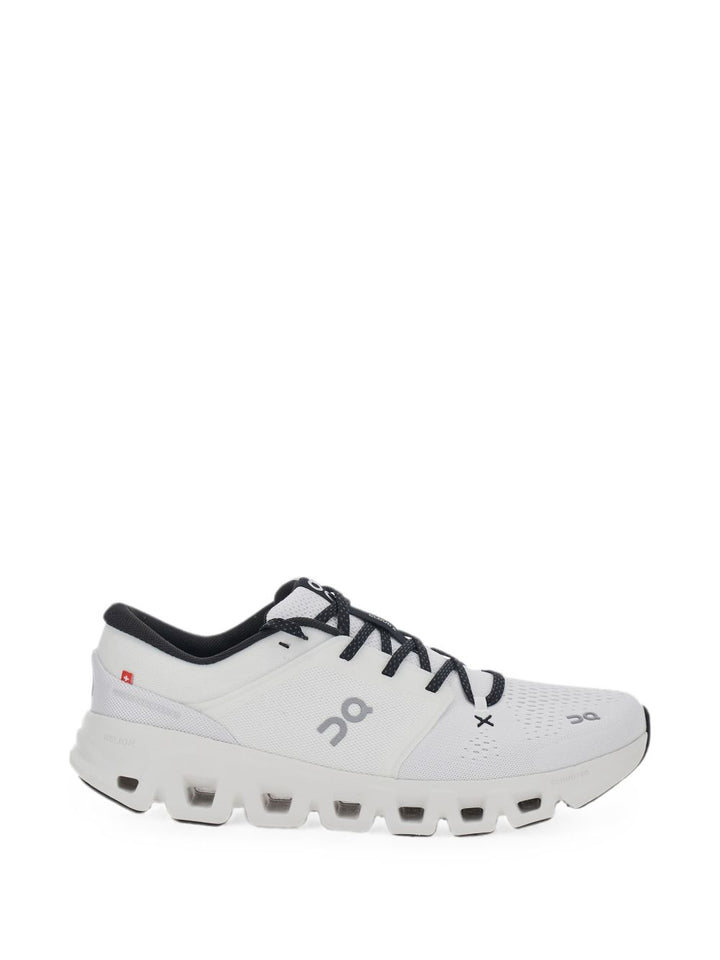 On Sneakers - WHITE | 280b610cd1c6782e29d360caeb15eeaa1cf13b4b
