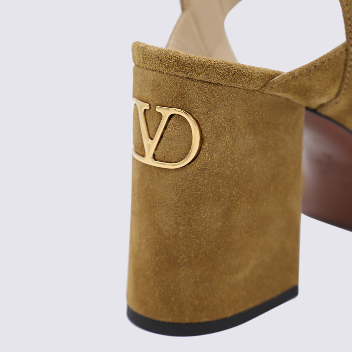 サンダル・ミュール VALENTINO GARAVANI SANDALS AVANA BEIGE Valentino Garavani Sandals Avana Beige | Wanan Luxury