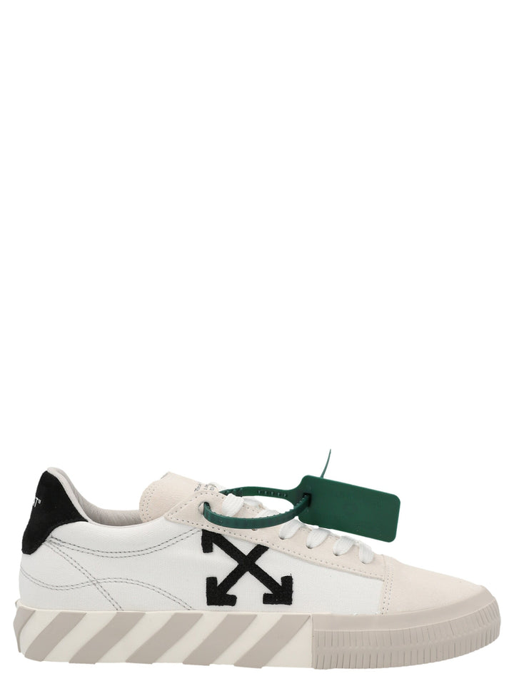 Low Vulcanized white and black sneakers