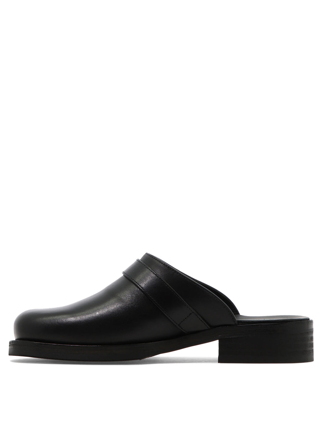 Camion Loafers & Slippers Black