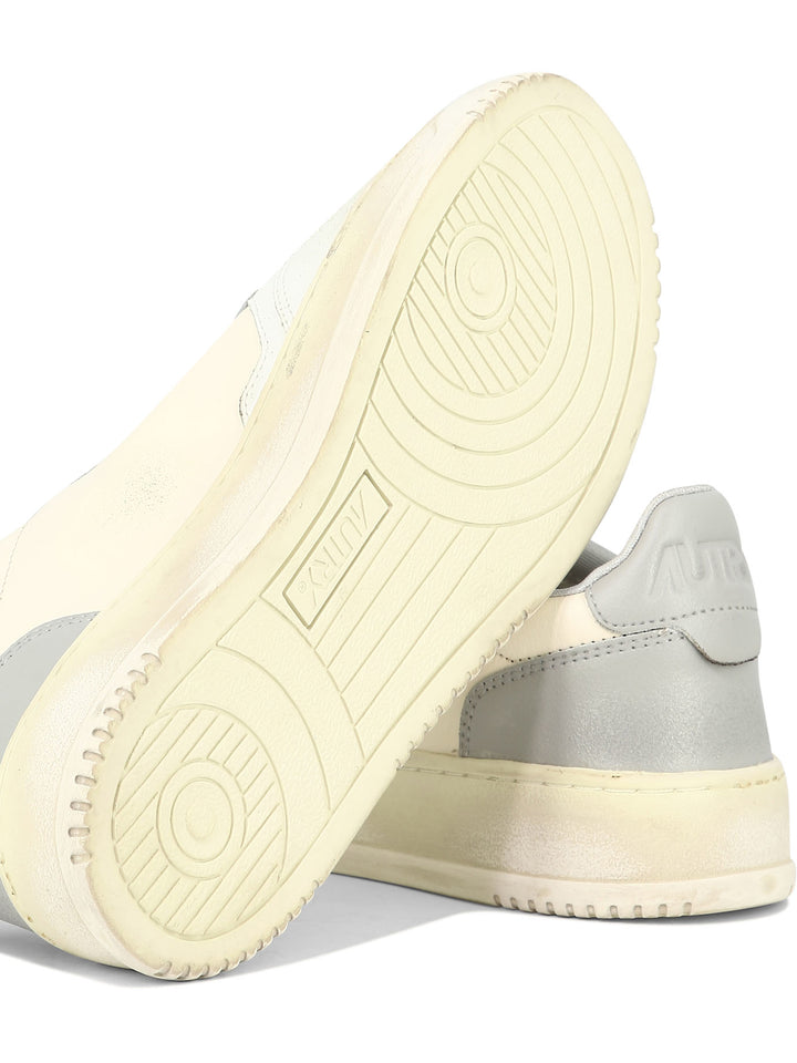 Super Vintage Sneakers & Slip-On Beige