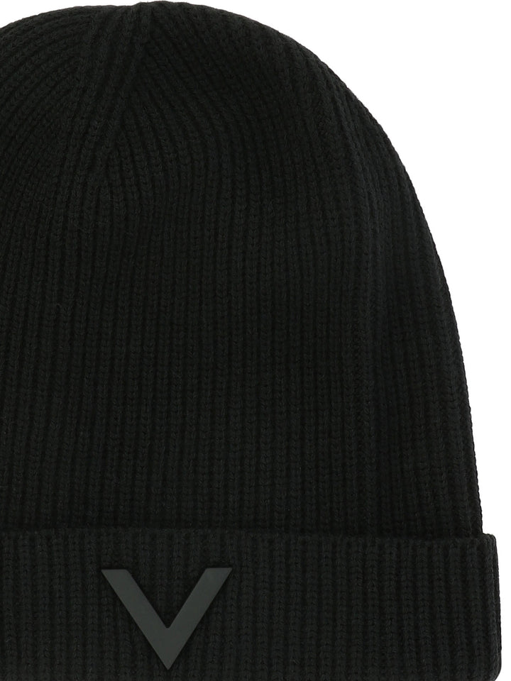 V Hats Black