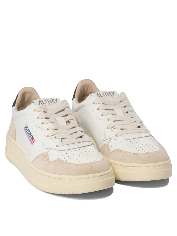 Medalist Sneakers & Slip-On White