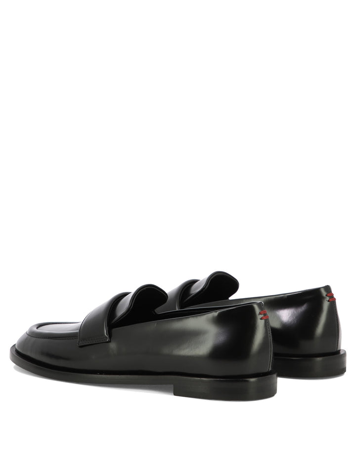 Mok Loafers & Slippers Black