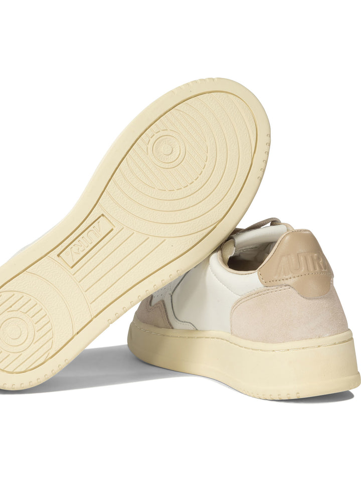 Medalist Sneakers & Slip-On Beige