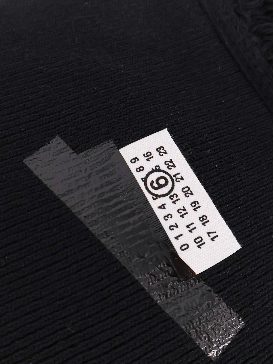 Mm6 Maison Margiela Scarfs - Dark | 3bcf9165db8da58f9e08cb19501188b87fc3e115