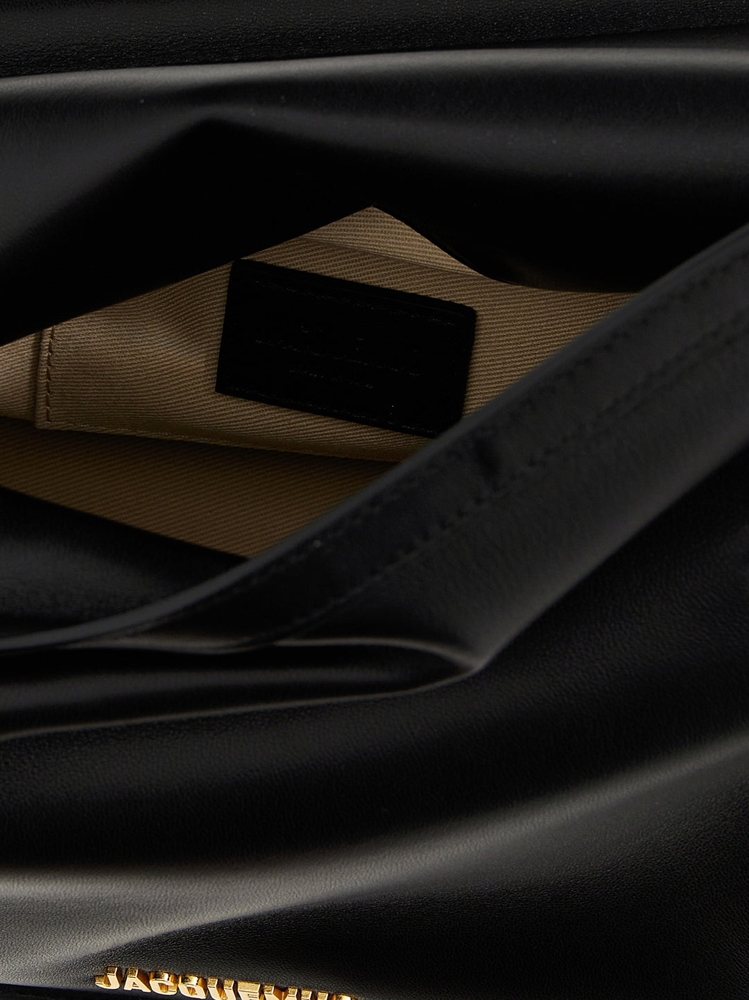 Jacquemus La Pochette Rond Carré Clutch - Black | 172989632dba1c3d8939ab61b81a215cffeaa640