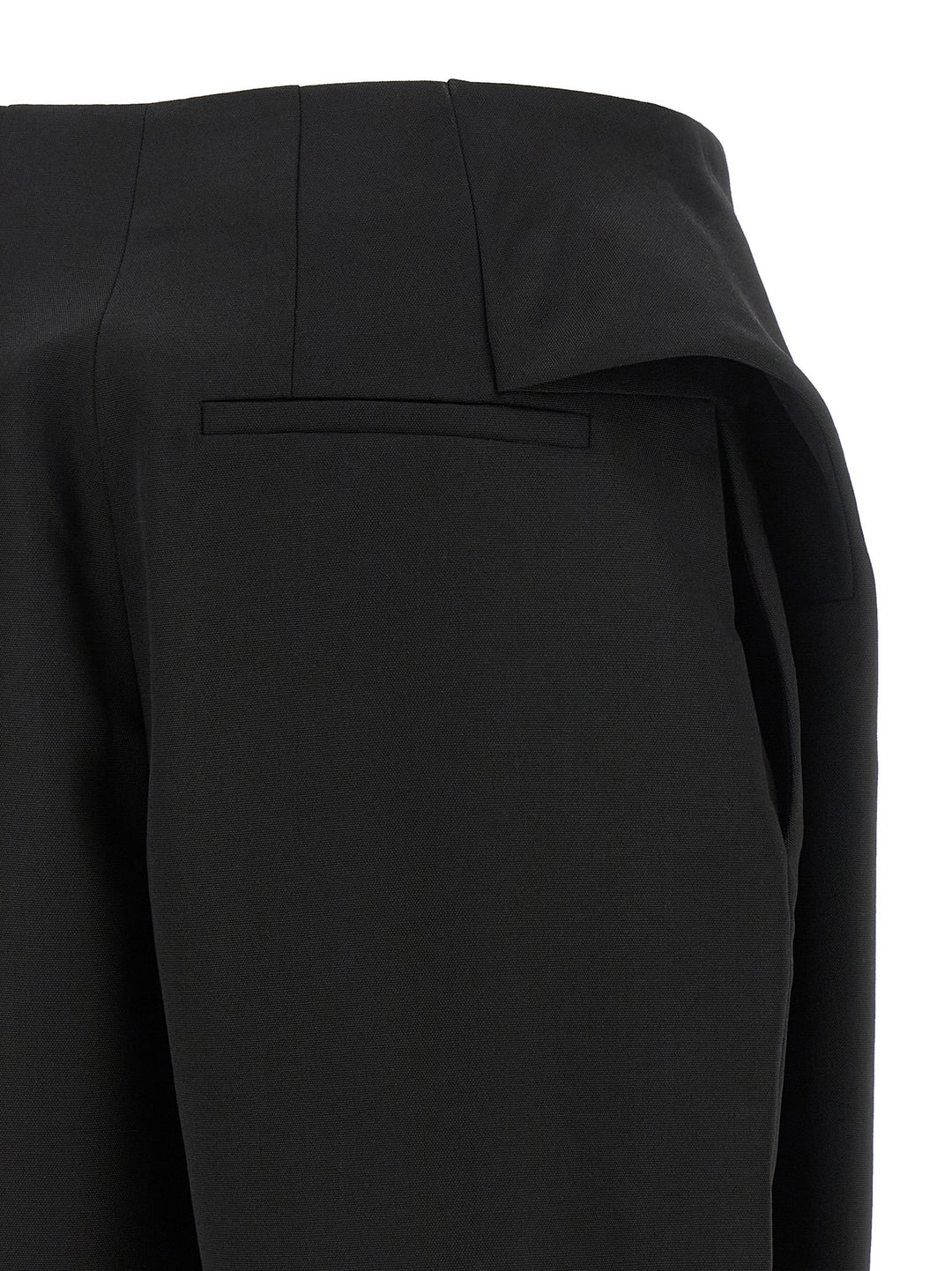 Jacquemus Le Short Cubisto Bermuda and Short - Black | b5089c4244f0ed02eeae035e8ee455c166235325