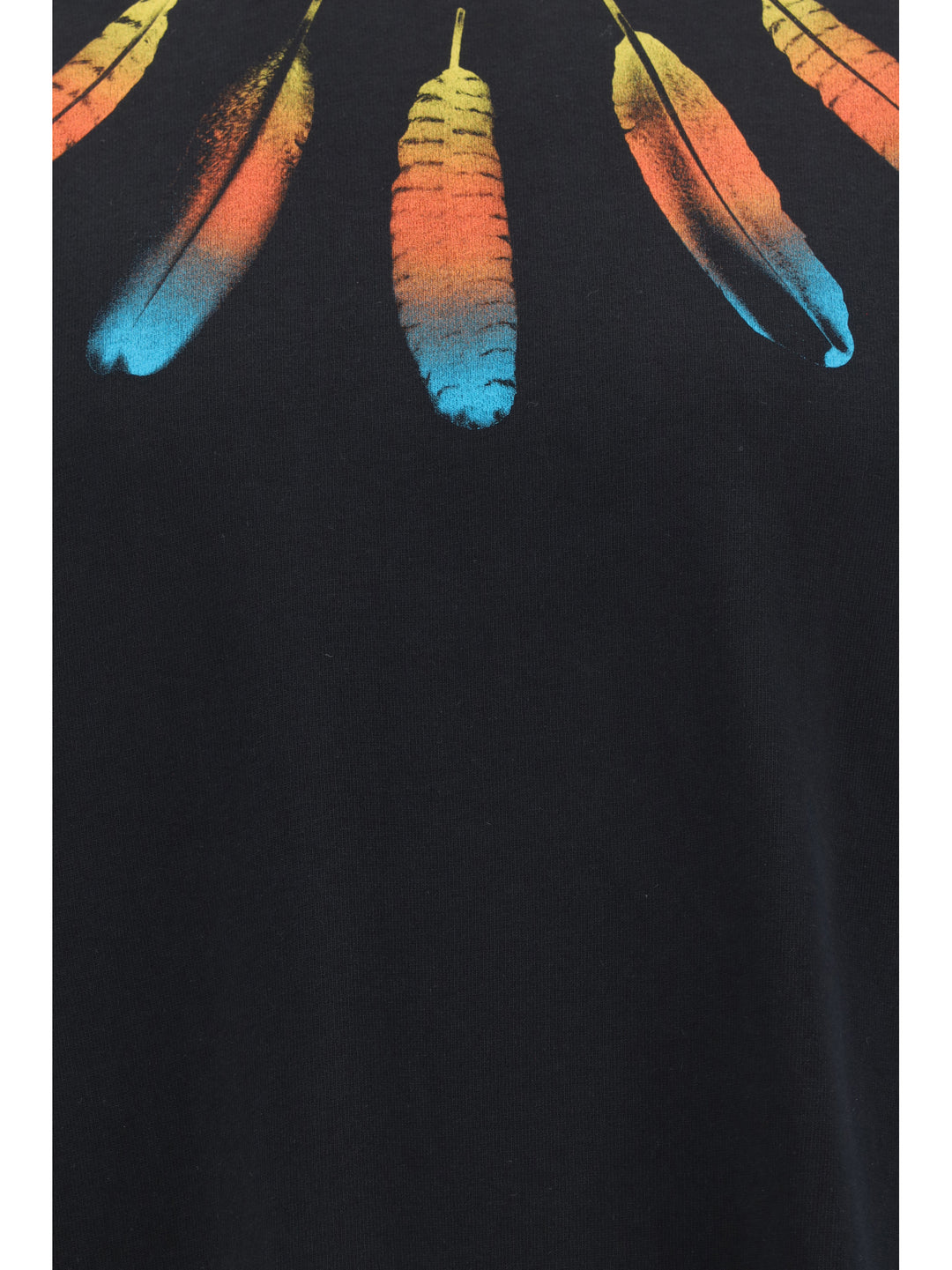 COLLAR FEATHERS OVER T-SHIRT