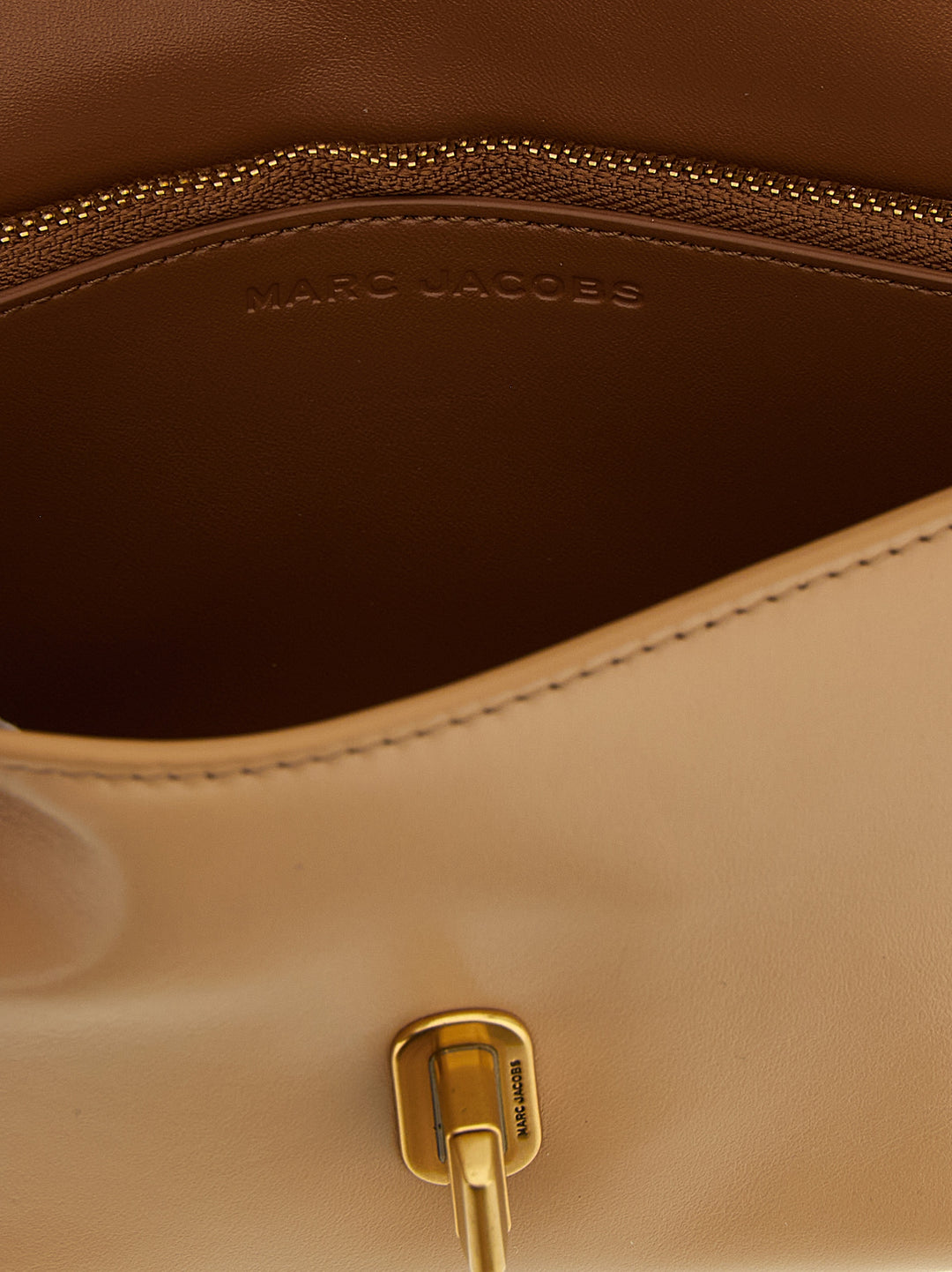 Marc Jacobs The Dual Chain Wallet Shoulder Bags - Beige | 13fcd3d6e8ad2de3a3d1ed2df58e3558de55a69b