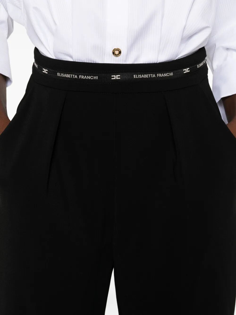 Ami Sweater - White | 88e7bd45c4344a5b1e933d2119565af53a6defe1