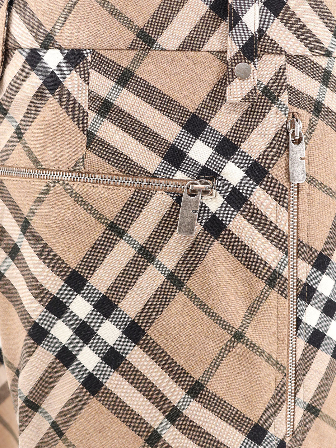 Burberry  - Light and natural | 8c8d78c71851d2c004b8968472e6d0161681bb25