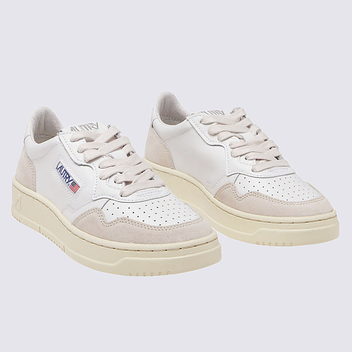 Autry Sneakers - LEAT/SUEDE WHITE | 5ad78c82f8022a533f6b7b1a83e78b3929b2cbad