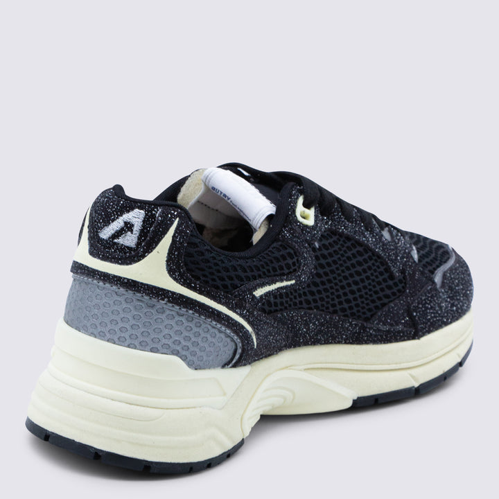 Autry Sneakers - MESH/SUEGLIT BLACK/SILV | 53309408a4aeb551a02d82d2f4e577fe3f49d7c5