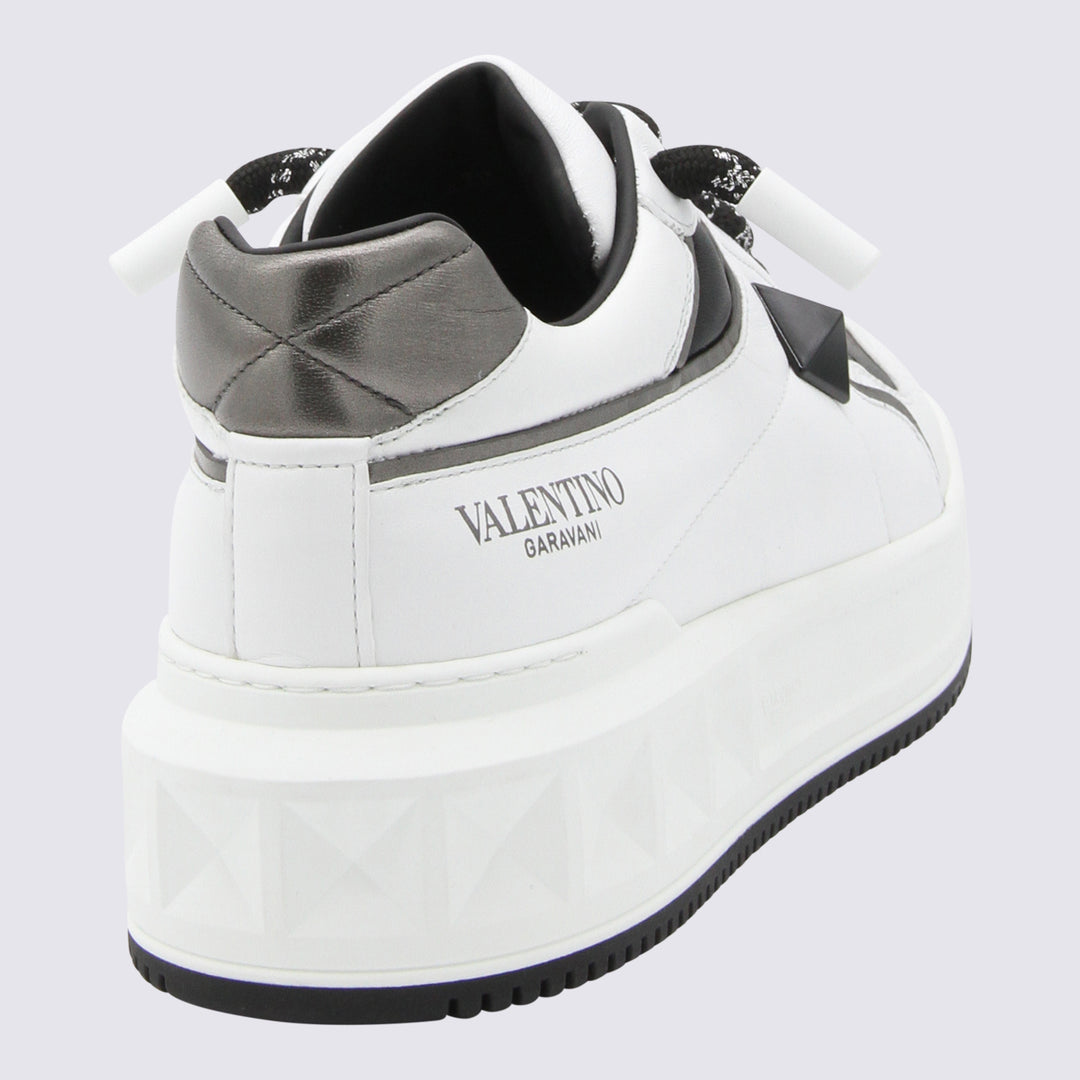 Valentino Garavani Sneakers - Chiari e Naturali | 3794c404d8298c693cf59e66fcc1ae5b2b2de4de
