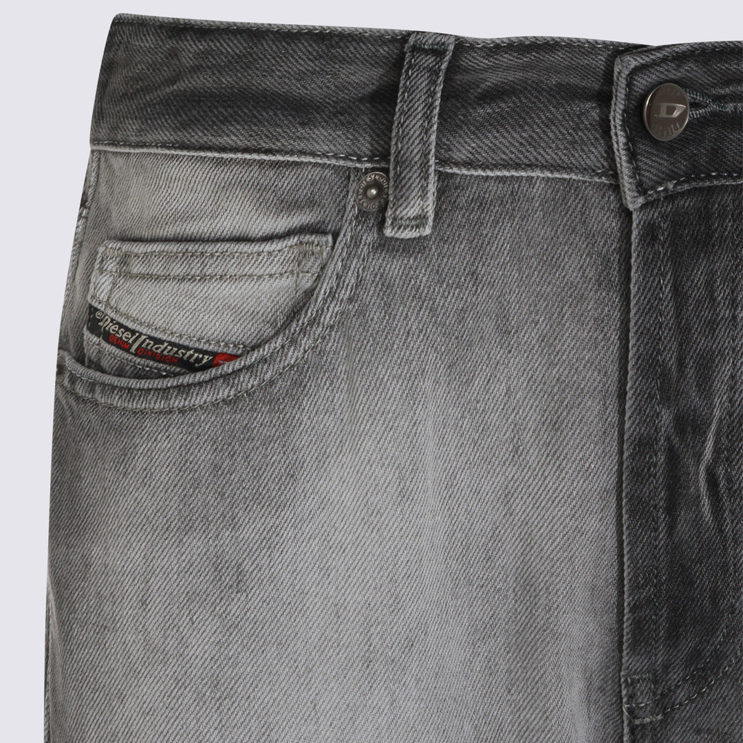 Diesel Jeans - Neri e Grigi | c4f0a0f59193d7f2d914a8cea2e8cb023b5e2aac