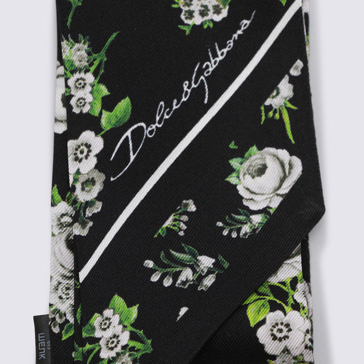 Dolce & Gabbana Scarfs - BOUQUET FIORE F.NERO | bdf8baa7cbc2db78968f6a982c5d5fc3f7db6ad1