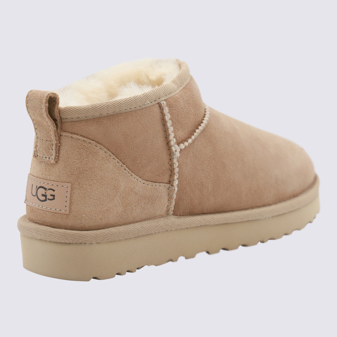 Ugg Boots - SAND | e471b3732f81c957a3e516716e80edde8265def2