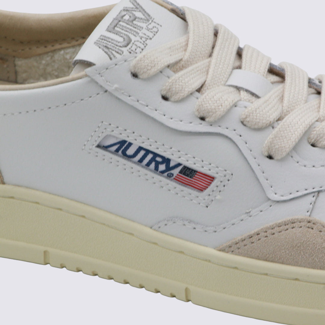 Autry Sneakers - LEAT/SUEDE WHITE/GOLD | 9f4e3feb684f6aae80887cf70d77f79aca94b6d7