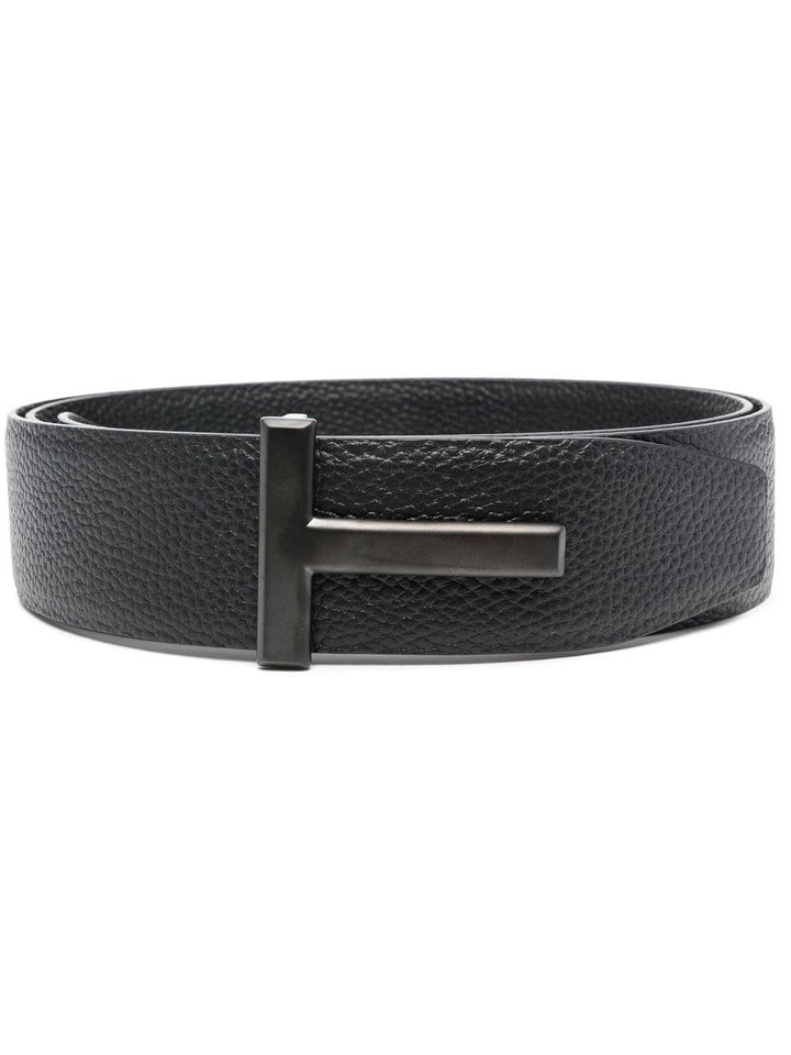 Belt with logo buckle