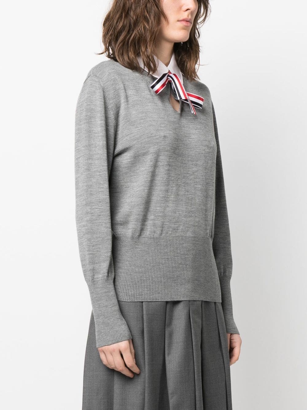 Sweater with ribbon