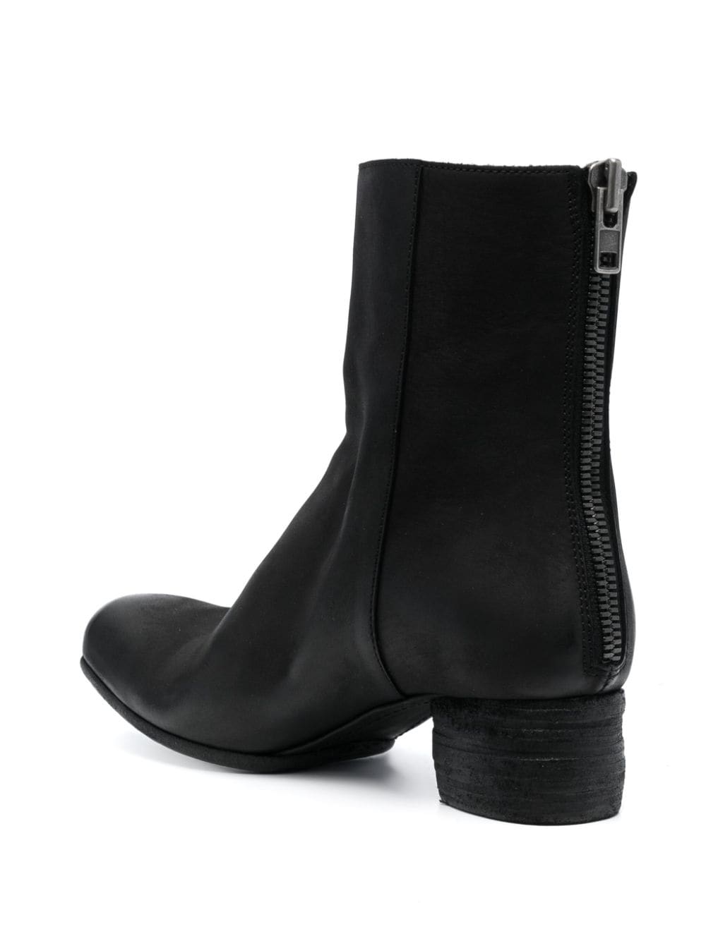 Ankle boots with zip