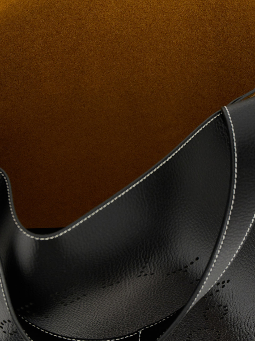 Stella Mccartney Logo Shopping Bag Tote Bag - Black | d7302ea30181b821b564dcd5b1aa2dbb991aacc6