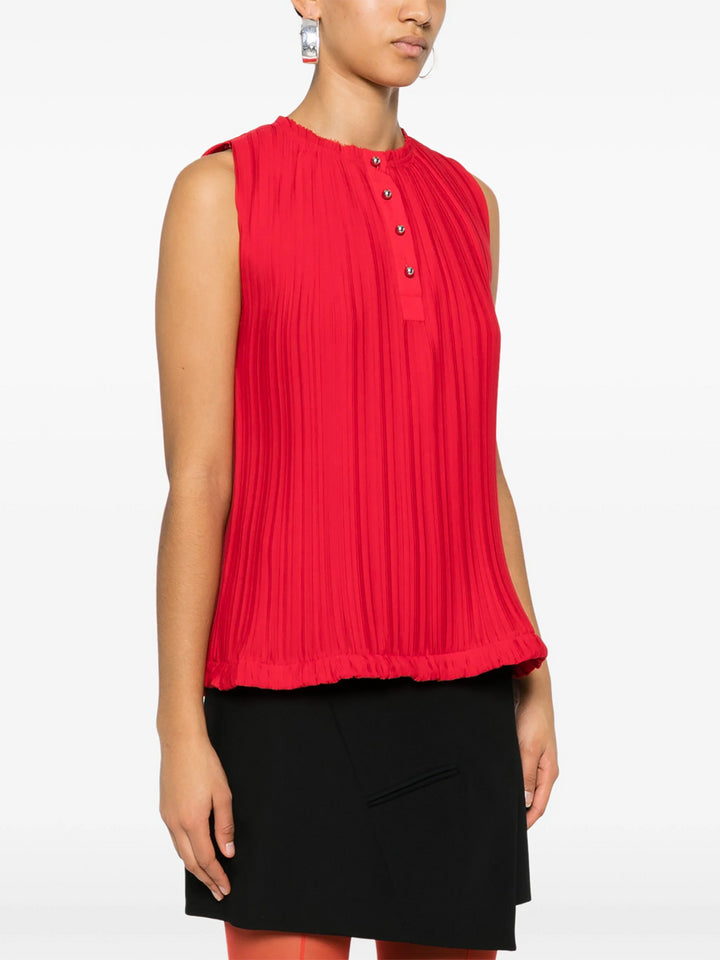 Sleeveless pleated blouse