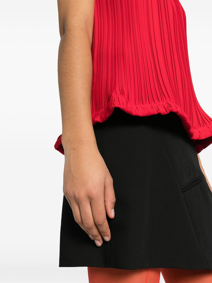 Sleeveless pleated blouse