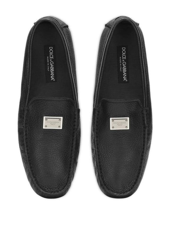 Loafers with logo plaque