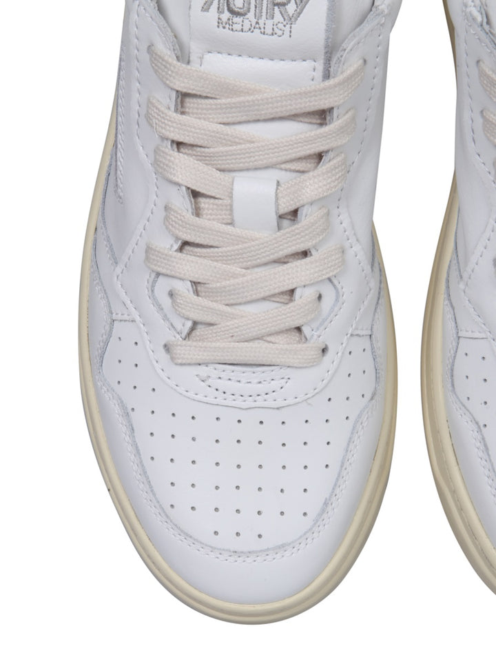 Autry Sneakers - White | Wanan Luxury