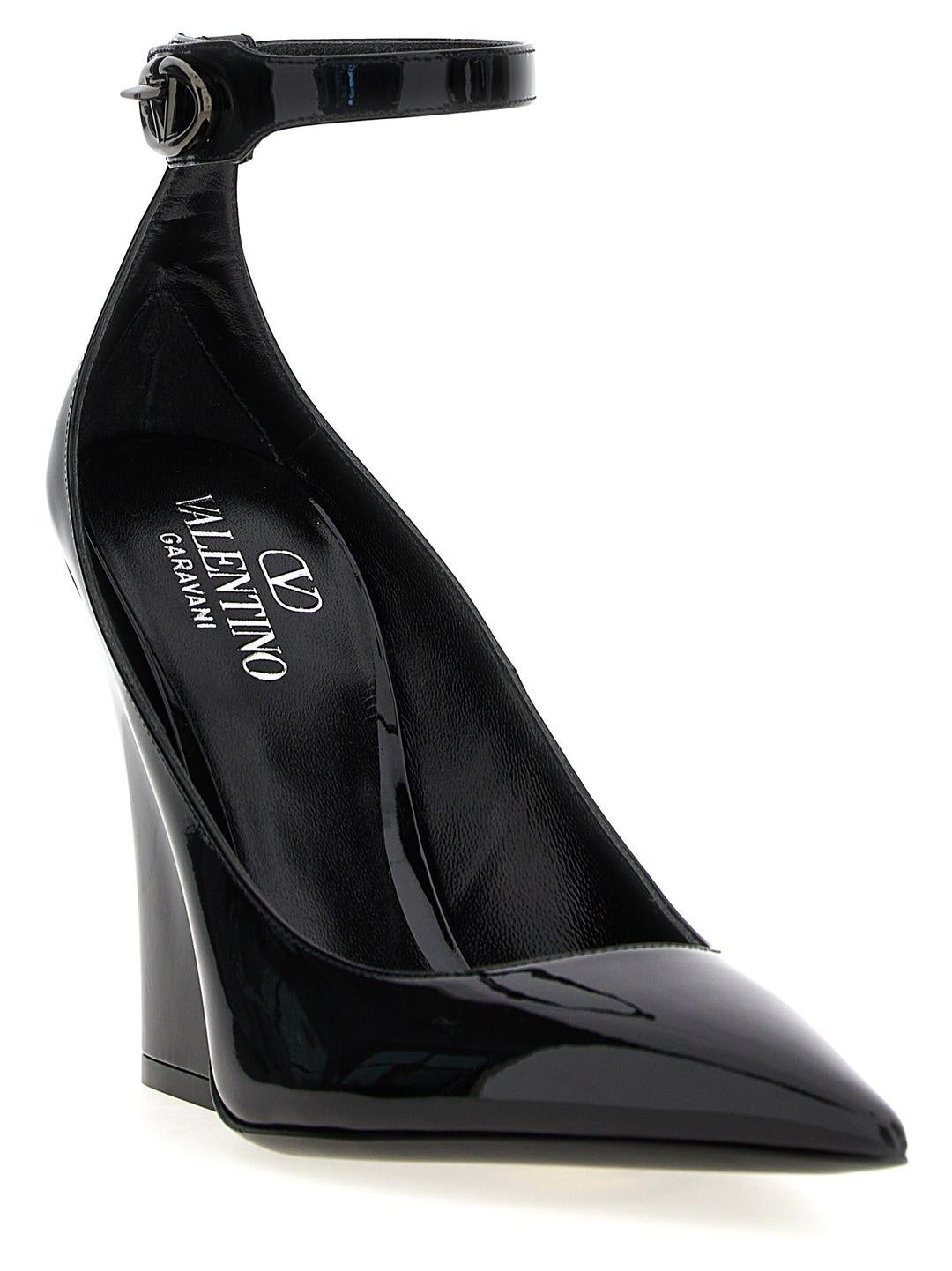 Vlogo Locker Pumps Black