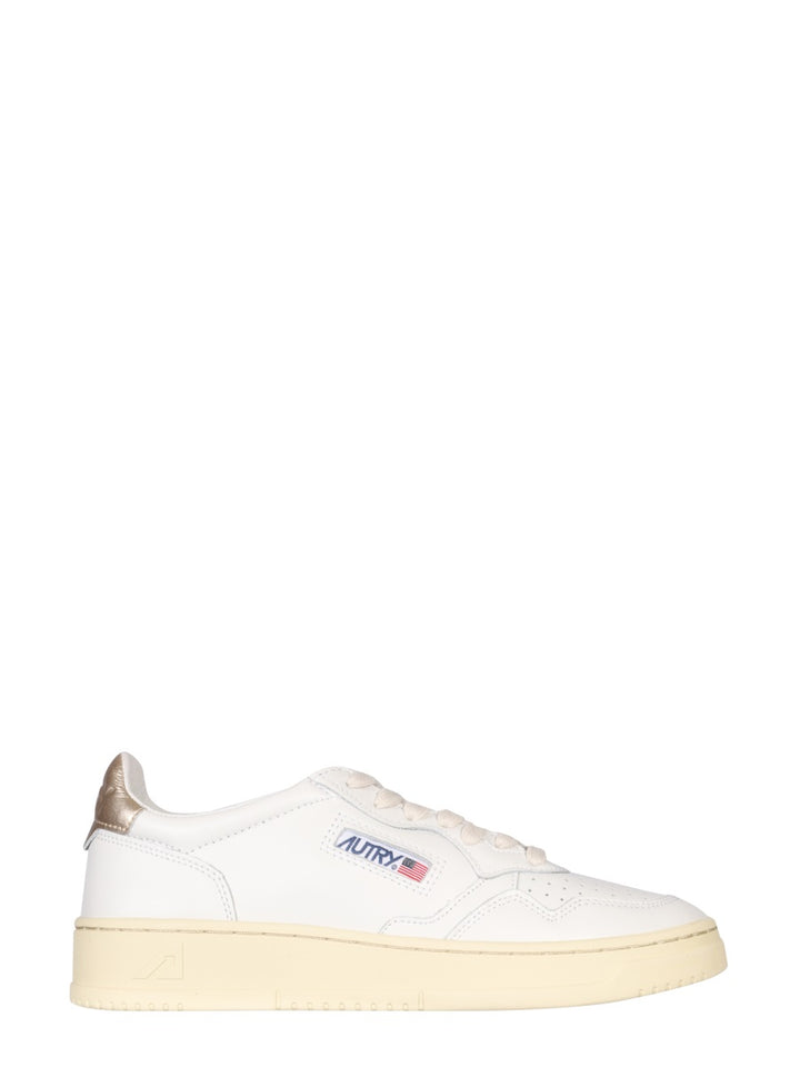 Autry Sneakers - White | d045ef12441b115d8fe496ef3240435d058b193d