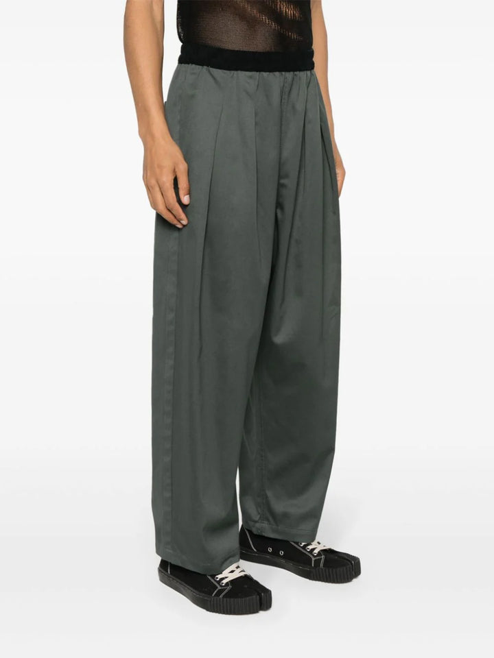 Comfortable cut trousers